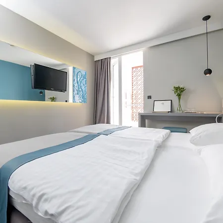 Kolovare Hotel