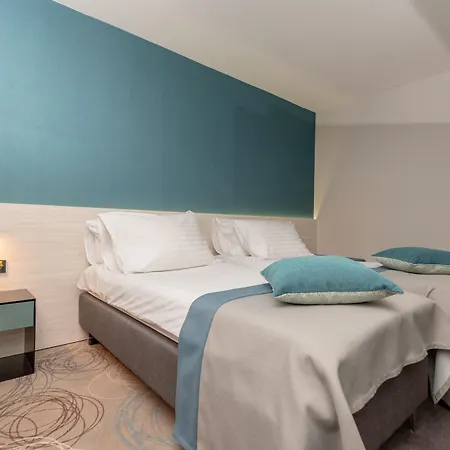 Kolovare Hotel 4*