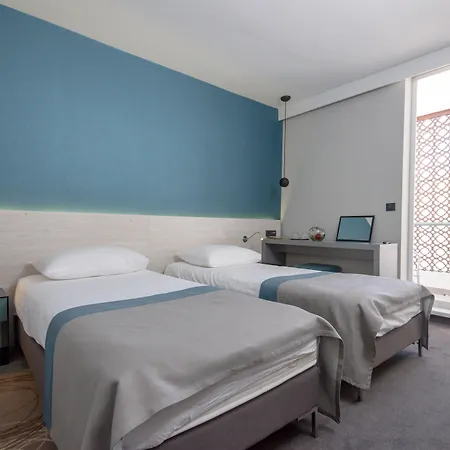 Hotel Kolovare 4*