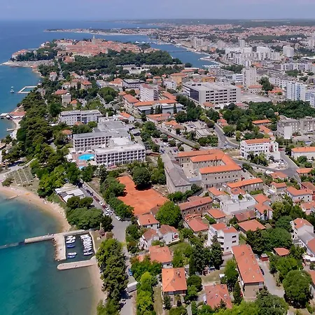 Hotel Kolovare 4*