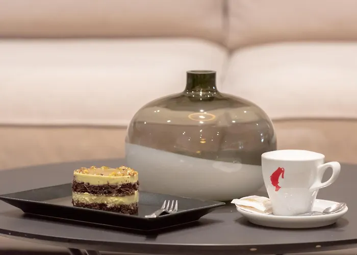 科洛瓦尔酒店 4*