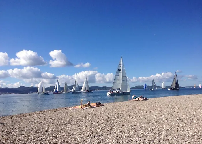 科洛瓦尔酒店 4*